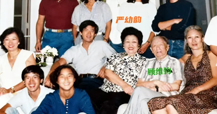 1985年，顾维钧和家人最后一张合影，当时已经病重，不久与世长辞