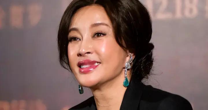 75岁同时交往八个男友？凌晨在北京去世？刘晓庆身上的谣言太离谱