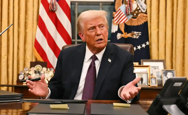 万万没想到！第一个向美关税妥协的国家，遭美国88%重税暴击，这就是“滑...