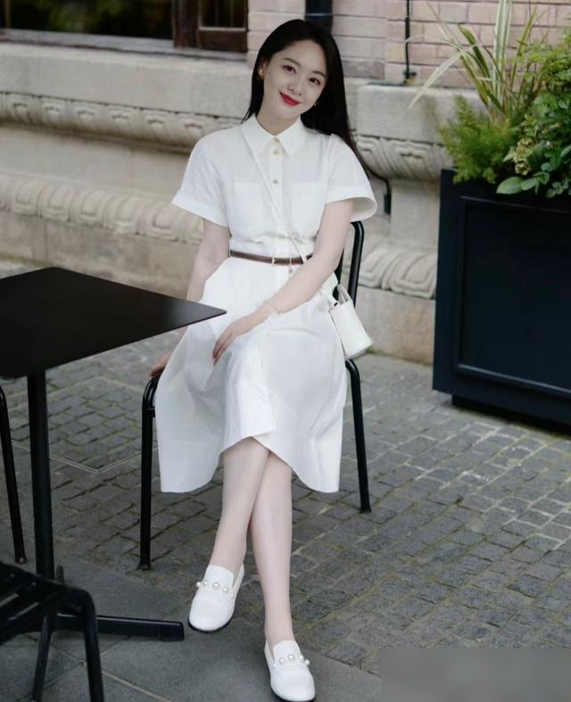 50+女性今夏必看！这些裙装藏肉减龄又优雅