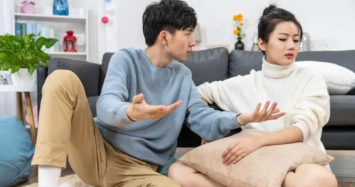 伴侣之间，谁负责经济大权？上缴工资，你是“有责任”的男人吗？