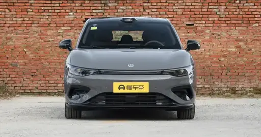越开越上头！这台10万级的纯电轿跑，怎么就成了我的"移动小窝"？