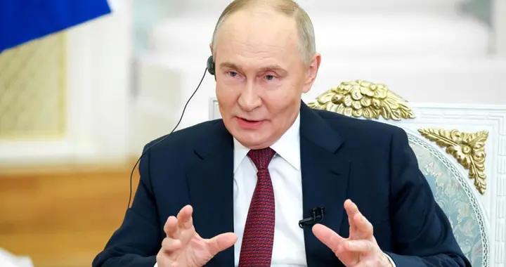 美俄目标大转移，敌我关系已重构：普京借“特朗普之刀”斩杀北约