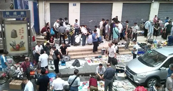 “你干脆给我个垫子，我从街头给他们磕到街尾”