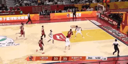 1只篮球小队：裁判手下留情了，要不然这样