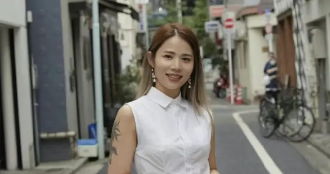 曾经的“AⅤ女星”拿起笔—— 一个叛逆精英女性的自我救赎