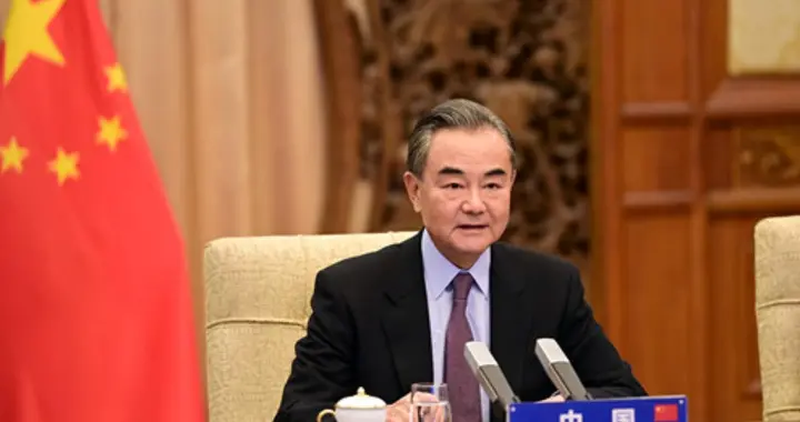 伊朗紧急求助王毅，美重兵进逼，中方击断美后路，5 大援兵已就位