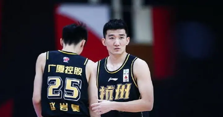 广厦确认孙铭徽跗骨窦韧带双损伤休战4至6周！王博不得不放手：三名小将机会来了