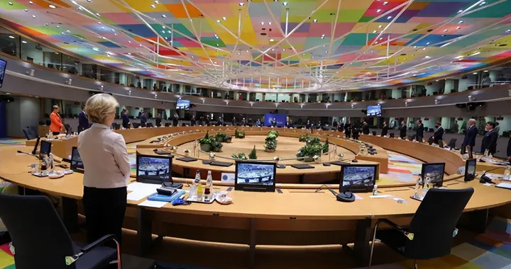 一半稀土已获批！中国终于点头，特殊通道成了欧盟的“救命稻草”