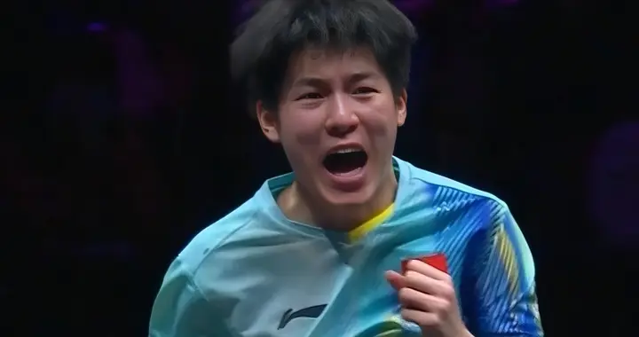 太不容易了，温瑞博4:2战胜张本智和，晋级男单决赛，第六局爆分