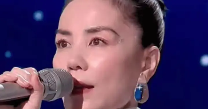 化妆师回应王菲春晚妆造：问就是AI