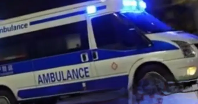 女大学生长时坐车后心脏骤停：医生说是“经济舱综合征”，穷病吗