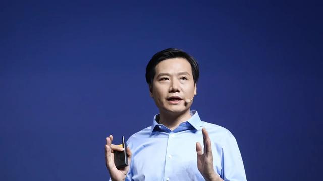 财叔：2017年，主持人十分好奇地问雷军