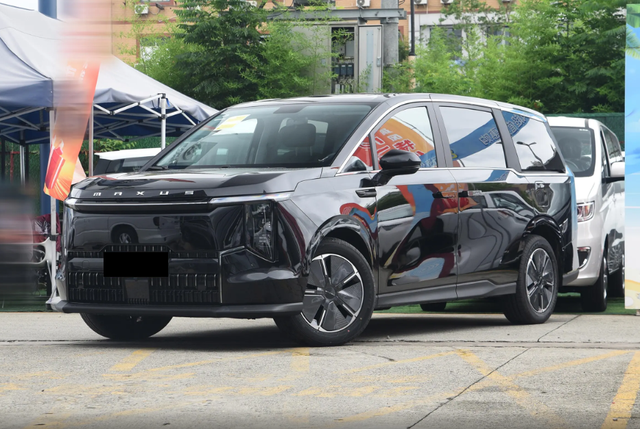 不到19万起，买插混中型MPV，轴距近三米，全家人都舒适