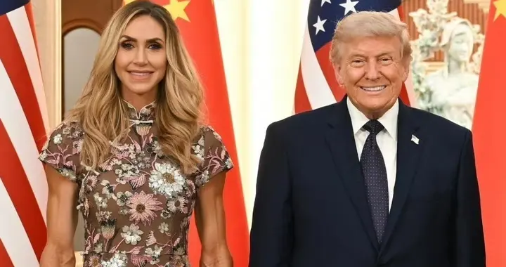 特朗普儿媳妇穿旗袍亮相宴会上，美国政坛炸锅了，这到底图啥？