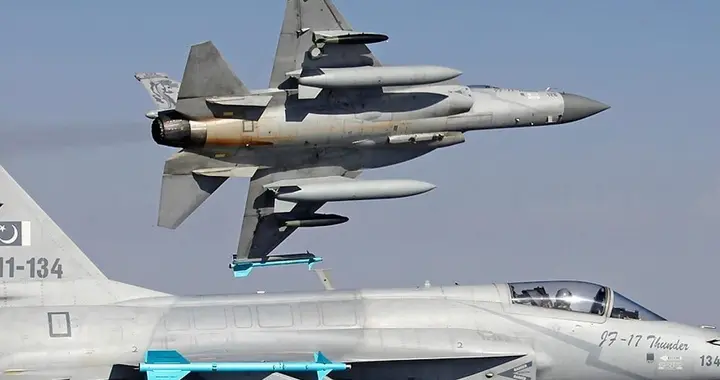 印尼为何突然盯上“枭龙”？40架战机背后的三重警报