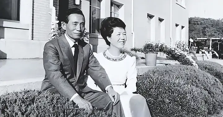 夫人身亡后，朴正熙私生活有多乱？生命最后一刻倒在女模特的怀里