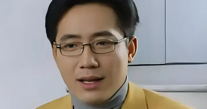 彭新智现状：从男主沦为绿叶，褪去剧集光环，尽心陪伴 86 岁康婶