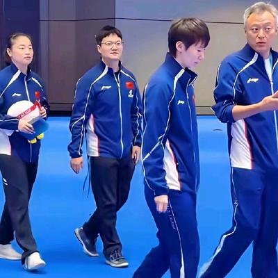 生活会更好：   澳门世界杯颁奖结束，秦