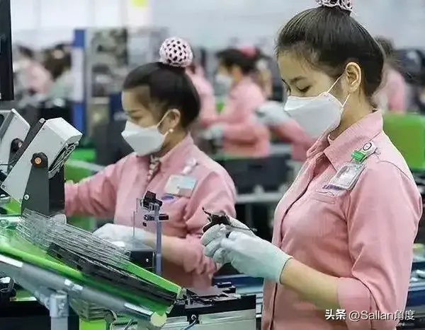 美国人画了一幅漫画，识破了越南人的精明！