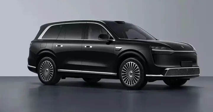 新款问界M9正在做测试，这设计算豪华？