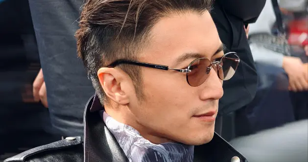 难怪缺席儿子生日，谢霆锋宣布2个好消息，他和杨幂“同命相怜”
