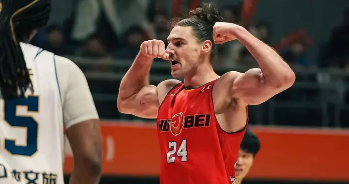 斯蒂尔首秀16+10！“救火外援”成色几何？能帮球队保住前四吗？