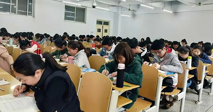 不可思议！福建一高校2025有801人转专业成功，法学火热，可了解