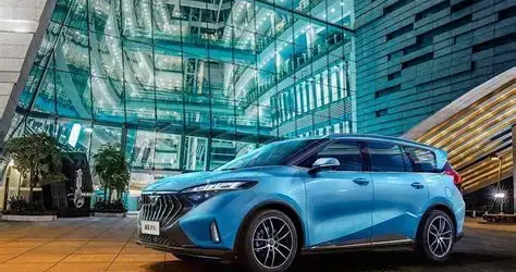 2026燃油车为何依旧热销？4类人群深度揭秘，理性选择胜潮流！