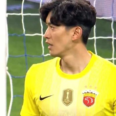 曼巴谈球：上海海港在德比战中连伤四人，是