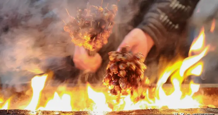 从年入7亿的商场宠儿到‘弃子’，“烧烤”进化之路在哪？