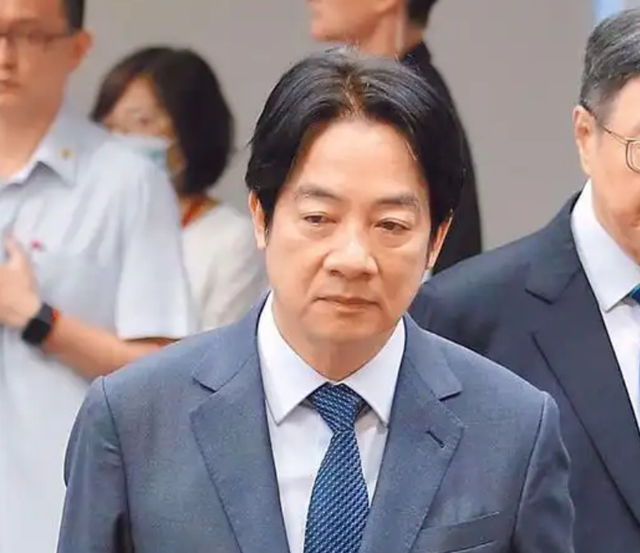台币升值之际，大陆渔船遭水炮袭击，赖清德准备组建“战斗当局”
