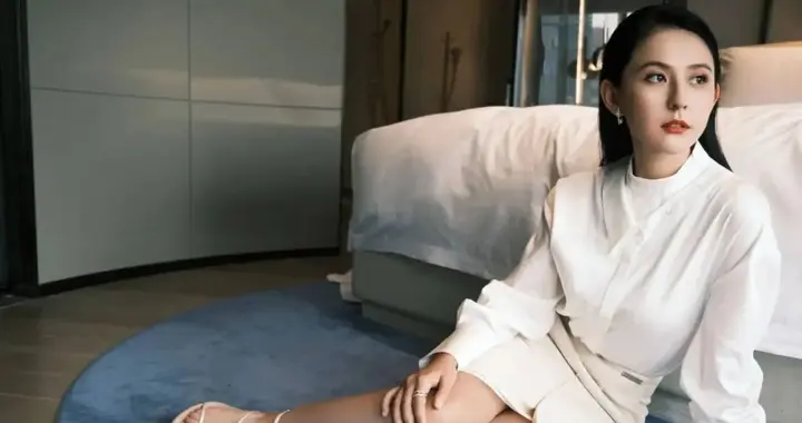 热依扎39岁未婚生子：她的每一次“出格”，都在对抗内娱的潜规则
