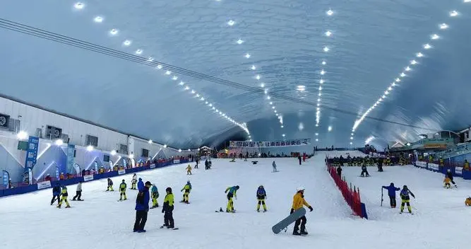 冰雪游不再只去东北，南方室内滑雪场火爆