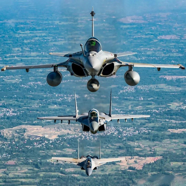 巴方消息，又一架印度战机被击落，S-400被“枭龙”战机击毁