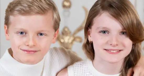 摩纳哥龙凤胎11岁庆生照！加布里拉唇红齿白，雅克单手托下巴帅气