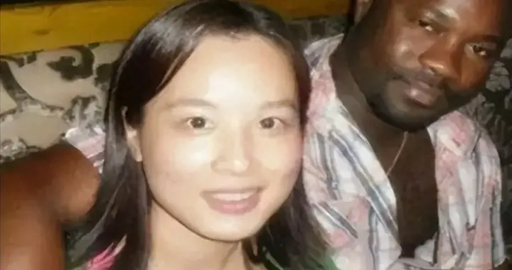 北大才女殷杰：嫁非洲黑人定居北京，丈夫是高官，儿女成百万网红