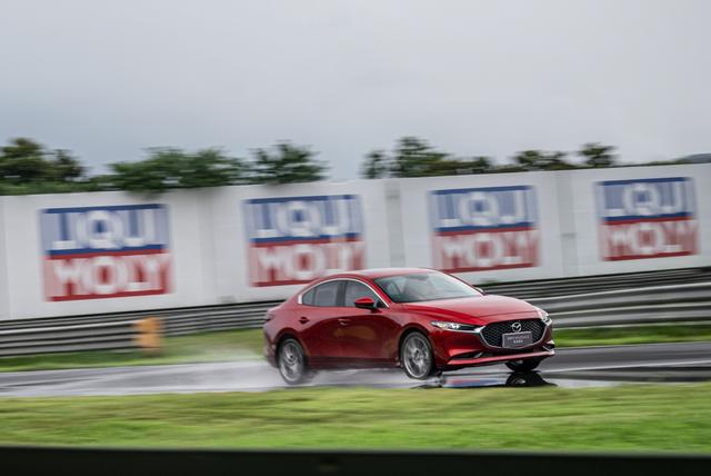 合资中级车的性价比“独苗”，2023款昂克赛拉开启8万购车新时代