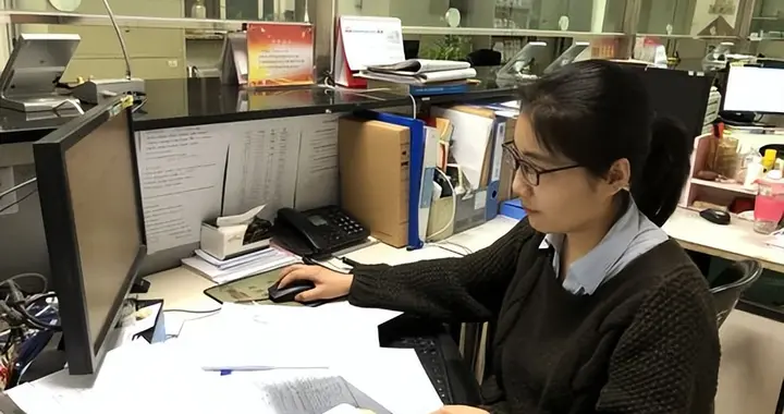 某大企员工当众掌掴领导？疑因请假遭拒，事后获超万名同事声援！