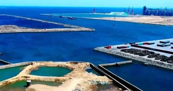 特朗普划下48小时红线，伊朗反手瞄准水：你瞄准电站，我不让你活