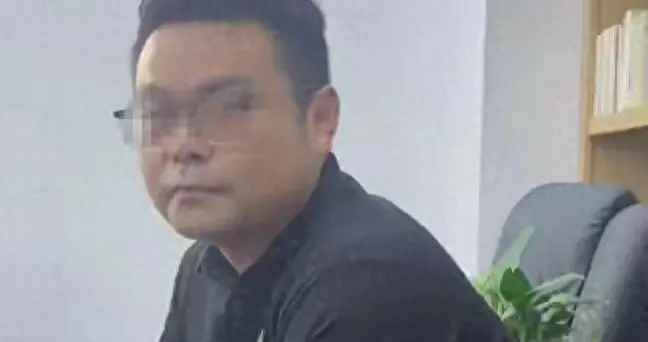 男子蹭饭后续：被同学认出“社死”，网友预言成真，这下麻烦大了