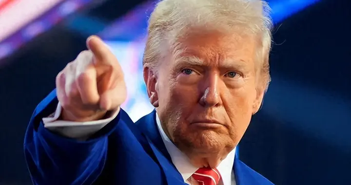 中美关系生变？特朗普一声令下，中国92台起重机被查，果然不简单