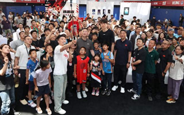 杨瀚森自评NBA新秀赛季不及格：落地24小时返训练场，15号球衣暂封存