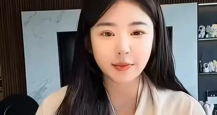 王思聪前女友黄一鸣恋爱，男方花钱主动，治愈女儿缺父爱心理阴影