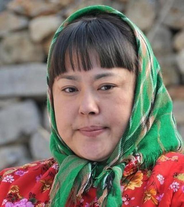 李菁菁现状，和家人住北京别墅，55岁身患乳腺癌，身体暴瘦大变样