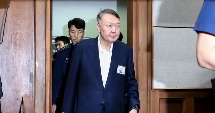 特检组搬出全斗焕，要给尹锡悦定罪死刑，李在明等的窗口出现