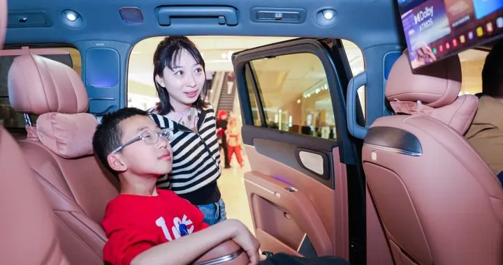 宝妈狂喜！零跑D19六座SUV：带娃/露营/买菜全拿捏