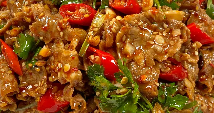 香菜拌肥牛：一口清爽，唤醒夏日味蕾