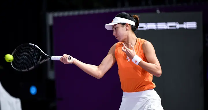 刚成中国女网一姐就掉链子！王欣瑜决胜盘完败吞蛋 迈阿密赛一场游