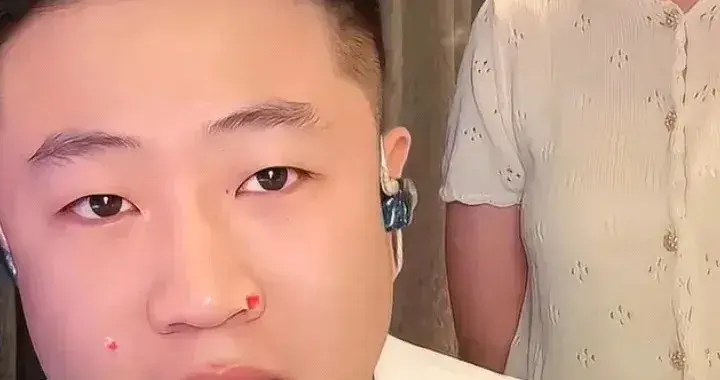 王亮复出直播，向五人道歉，感谢妻子，唯独不向后妈李琳低头